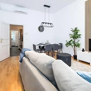 Apartment Orestaliving - Spacious 2br On The Danube Canal, Wien